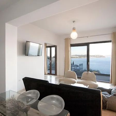 Vassilias Beach 2*