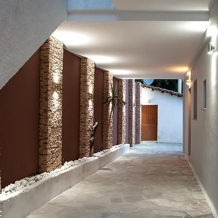 Vassilias Beach Aparthotel