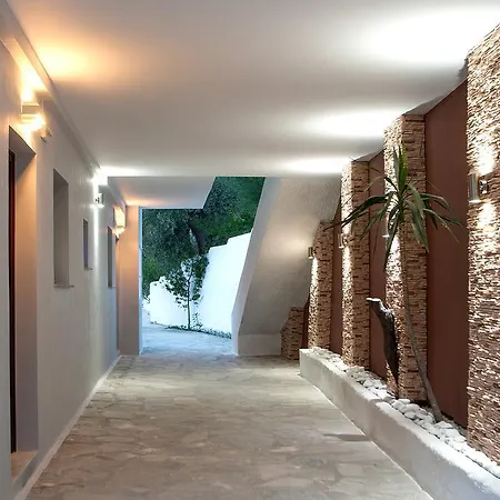 Szálloda Vassilias Beach 2*