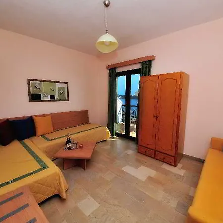 Szálloda Vassilias Beach 2*