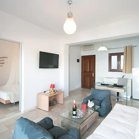Lägenhetshotell Vassilias Beach 2*