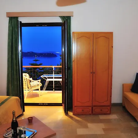 Lägenhetshotell Vassilias Beach 2*