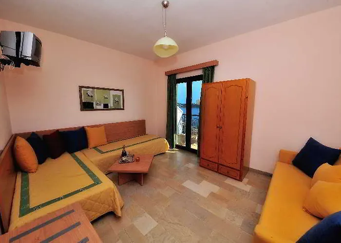 Ξενοδοχείο με διαμερίσματα Vassilias Beach 2*