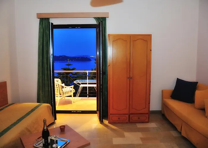 Ξενοδοχείο με διαμερίσματα Vassilias Beach 2*